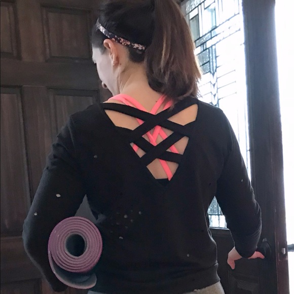 Black and Neon Pink Criss Cross Back Sports Bra - Picture 5 of 5